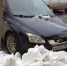 В Нижнем Новгороде глыба льда рухнула на автомобиль возле колледжа - NewsNN.Ru