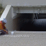 Попрошайки пристают к нижегородцам у перехода на Стрелке - фото 1 - vGorodeN.Ru