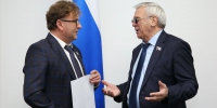 Депутат Рустам Досаев поздравил Евгения Люлина с четырехлетием председательства в ЗСНО - ИА Нижний сейчас