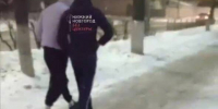 Нижегородец издевался над девушкой на глазах у прохожих на улице - фото 1 - vGorodeN.Ru