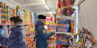 В Нижнем Новгороде сотрудники МЧС России проверили места реализации пиротехники - МЧС Нижегородской области