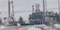 Оторвалось колесо! Поезд чуть не снес автобус в Нижегородской области - NewsNN.Ru