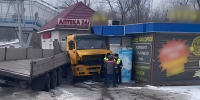 Бешеный КамАЗ натворил бед в Нижегородской области: кадры с места - NewsNN.Ru
