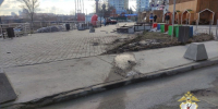Лихач сбил ограждения и выехал на площадь в Нижнем Новгороде — видео - NewsNN.Ru