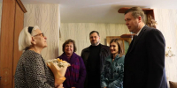 Андрей Гнеушев навестил нижегородку, чьи сыновья ушли на СВО - Нижегородская правда