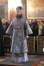 Епископ Щигровский и Мантуровский Феогност возглавил Божественную литургию в Серафимо-Дивеевском монастыре