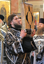 Епископ Щигровский и Мантуровский Феогност возглавил Божественную литургию в Серафимо-Дивеевском монастыре