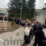 Огромные очереди выстраиваются у нижегородской школы после поножовщины - Newsroom24.Ru