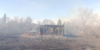 Два дома, бани и постройки сгорели в Нижегородской области из-за пала травы - фото 1 - vGorodeN.Ru