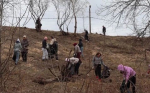 Депутаты городской Думы вышли на весенний общегородской субботник