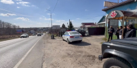 Грузовик влетел в забор на трассе в Нижегородской области - фото 1 - vGorodeN.Ru