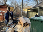 Мусор из перегруженных контейнеров в Советском районе обещали убрать за три дня