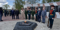 Вечный огонь зажгли на мемориале Погибшим воинам в Большом Мурашкине - Нижегородская правда