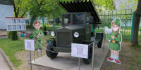 Макет боевой машины «Катюша» разместили на Аллее Памяти, открытой к 80-летию Победы в детском саду № 247 - Газета День города. Нижний Новгород