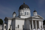 Собор вернули РПЦ в 90-е годы, после чего отреставрировали