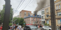 Крыша здания на Большой Покровской загорелась в Нижнем Новгороде 10 июня  - Сетевое издание Живем в Нижнем