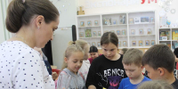 Занятие клуба «Индустрия чудесных превращений» - ЦБС Автозаводского района