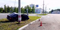 Автомобиль влетел в столб в Дзержинске: четверо пострадали - фото 1 - vGorodeN.Ru