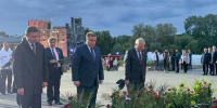 Евгений Люлин почтил память героев Великой Отечественной войны в Республике Беларусь - Законодательное Собрание