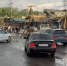 Движение частично восстановлено на улице Удмуртской, где с кафе сорвало крышу - фото 1 - vGorodeN.Ru