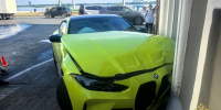 Автомобиль BMW влетел в фасад здания на Нижневолжской набережной - Нижегородская правда