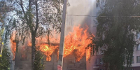 Двухэтажный расселенный дом на улице Дунаева в Нижнем Новгороде загорелся - Нижегородская правда