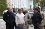 Евгений Костин проверил ход благоустройства дворов в Сормове