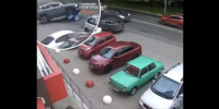 Внедорожник подмял под себя курьера на мопеде на улице Тимирязева - Сетевое издание Живем в Нижнем