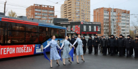 Вагон Победы  курсирует на трамвайном маршруте № 5 в Нижнем Новгороде - фото 1 - vGorodeN.Ru