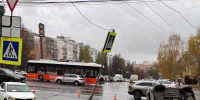 Автомобиль врезался в столб и перевернулся на улице Ванеева - Нижегородская правда