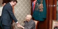Юрий Шалабаев поздравил участника Великой Отечественной войны Геннадия Луканова со 100-летним юбилеем и Днем сотрудника органов внутренних дел РФ - Администрация г. Нижний Новгород