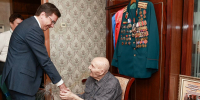 Шалабаев поздравил участника Великой Отечественной войны со 100-летним юбилеем - Время Н