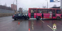 Легковушка столкнулась с автобусом в Нижнем Новгороде: есть пострадавший - НИА Нижний Новгород