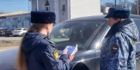 BMW арестовали у театра в Нижнем Новгороде из-за долгов владельца - фото 1 - vGorodeN.Ru