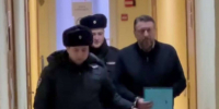 Экс-спикера нижегородской думы Олега Лавричева доставили в суд для приговора - НИА Нижний Новгород