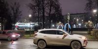 Автомобиль сбил двух женщин на переходе в Нижнем Новгороде - фото 1 - vGorodeN.Ru
