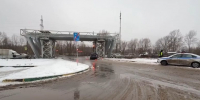 Машина врезалась в теплотрассу в Нижнем Новгороде: пострадал водитель - фото 1 - vGorodeN.Ru