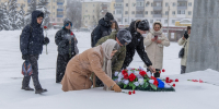Митинг памяти, посвящённый Дню полного освобождения Ленинграда от фашистской блокады, состоялся на главной площади Кстова - Администрация г. Нижний Новгород