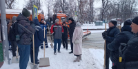 Чиновники взяли лопаты, чтобы бороться со снегом в Нижнем Новгороде - фото 1 - vGorodeN.Ru