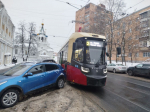 Нижегородцам пригрозили штрафами за парковку на трамвайных путях - фото 1