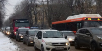 Многокилометровые пробки сковали движение в Нижнем Новгороде 16 февраля - Время Н