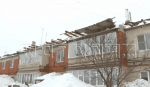 Крыша многоквартирного дома обрушилась под тяжестью снега в Пильне