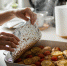 Почему фольга губит вкус этих продуктов и что использовать вместо неё на кухне - ProGorodNN.Ru