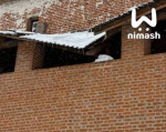 Часть крыши обрушилась в Нижегородском кремле под тяжестью снега
