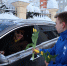 Активисты Единой России поздравили нижегородок с 8 Марта - НИА Нижний Новгород
