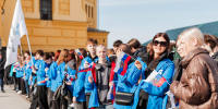 «Мы едины — мы непобедимы!»: флешмоб в честь 12-летия воссоединения с Крымом состоялся у памятника Александру Невскому - Единая Россия