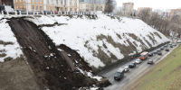13 автобусов изменили маршруты из-за оползня на Зеленском съезде - Нижегородская правда