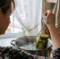 Просто бросаю в воду с мясом одну кухонную мелочь и через сорок минут даже жёсткая говядина разваливается на волокна - ProGorodNN.Ru
