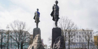 Тактильный макет памятника Максиму Горькому вернулся на одноименную площадь в Нижнем Новгороде - Газета День города. Нижний Новгород