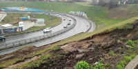 Опубликованы фото с места схода грунта над метромостом - Время Н